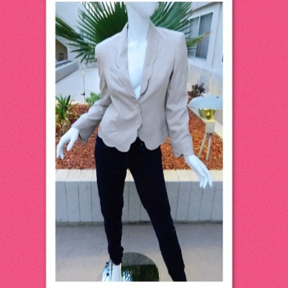 ‎Escada Beige Wool and Silk Blazer